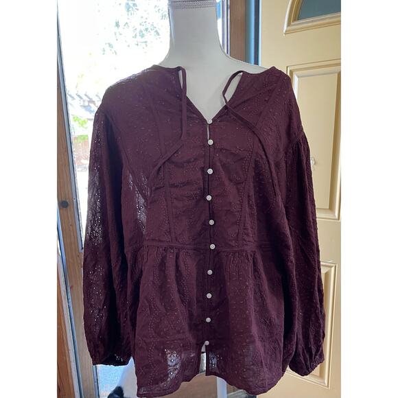 Old Navy Womens Purple Eyelet Long Sleeve Billowy Top with Clasp Closure - Picture 3 of 3